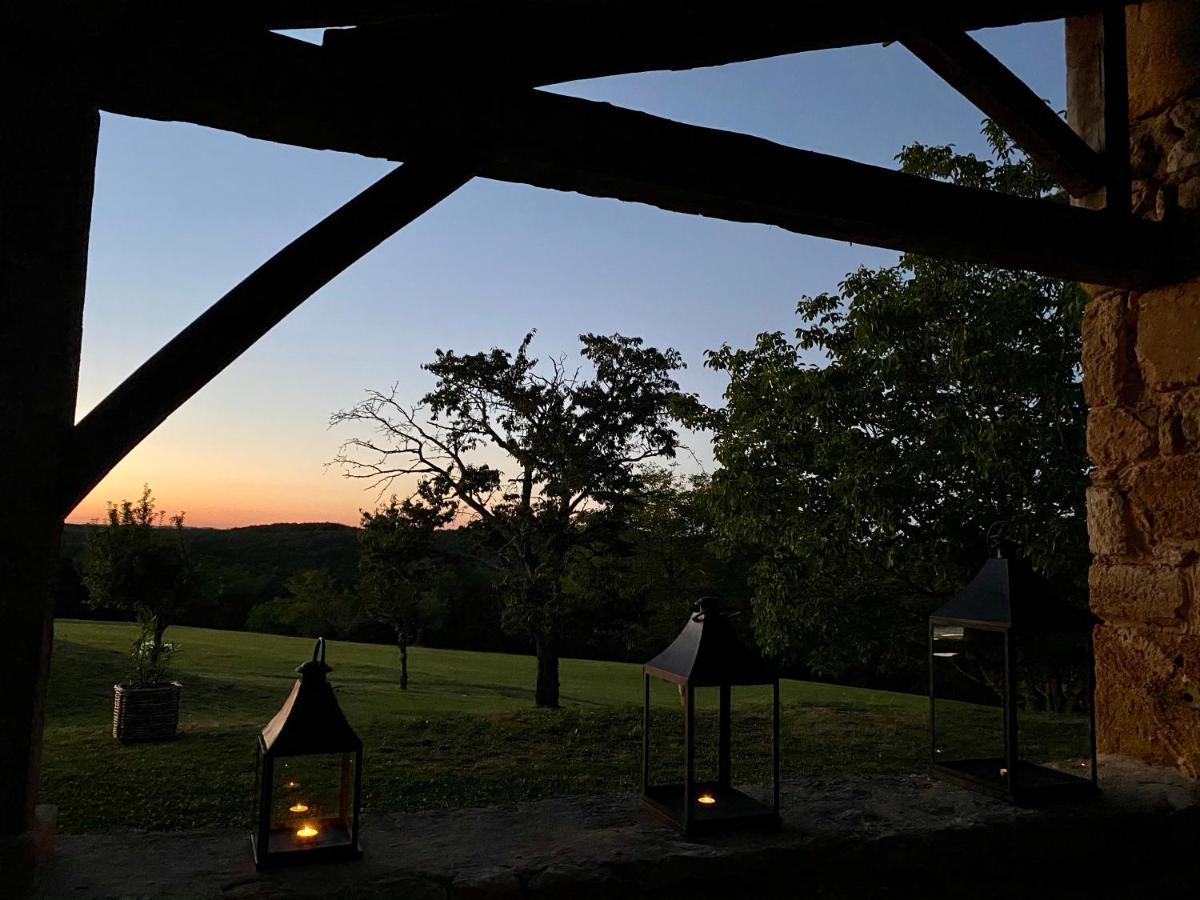 Domaine De Cazal - Gite 2 Pers Avec Piscine Au Coeur De 26 Hectares De Nature Preservee Saint-Cyprien (Dordogne) Exterior foto