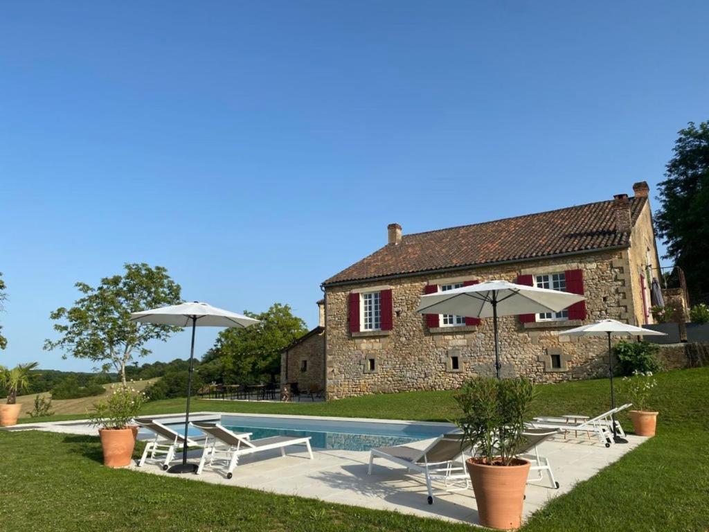 Domaine De Cazal - Gite 2 Pers Avec Piscine Au Coeur De 26 Hectares De Nature Preservee Saint-Cyprien (Dordogne) Exterior foto